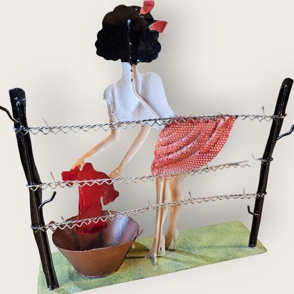 Pin Up Retro Hanging Laundry Housewife Metal Wire Art - Picture 4 of 5